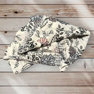 Lovely White Floral Scarf